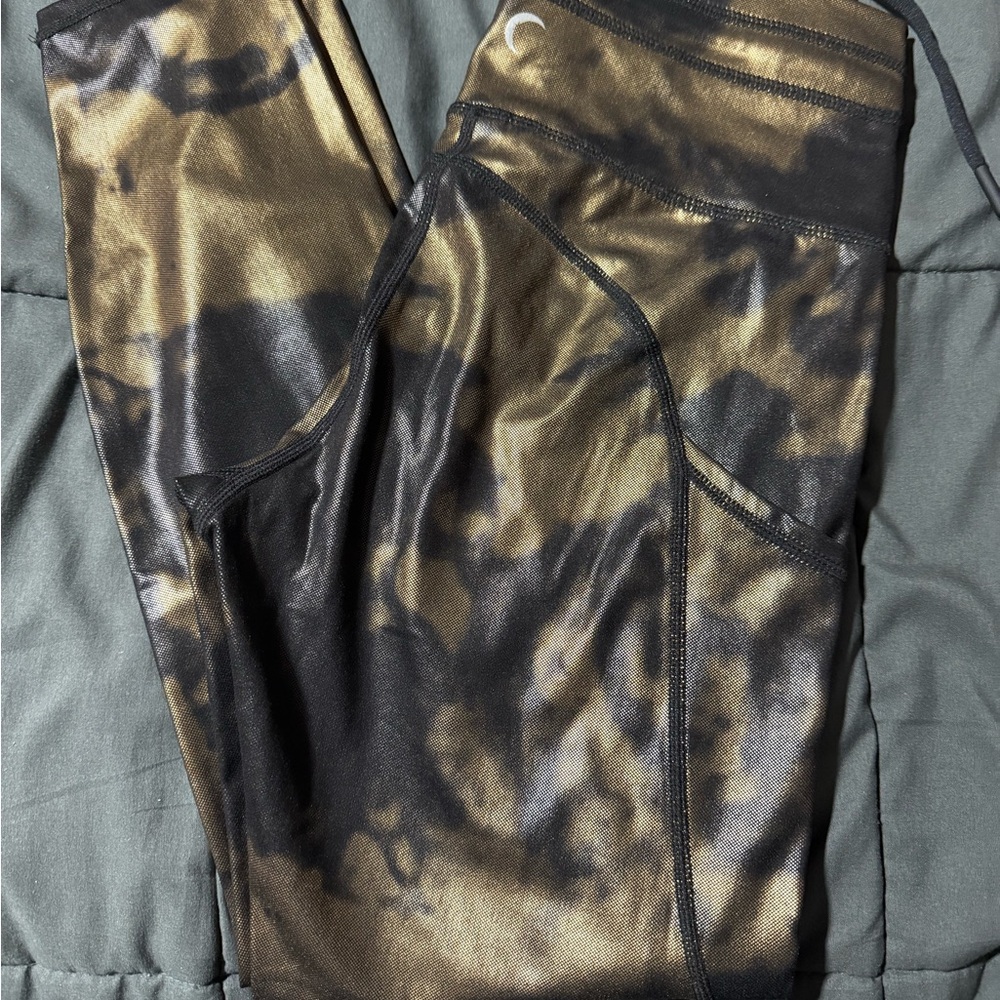 ZYIA Black and Gold Patterned Leggings Size 4